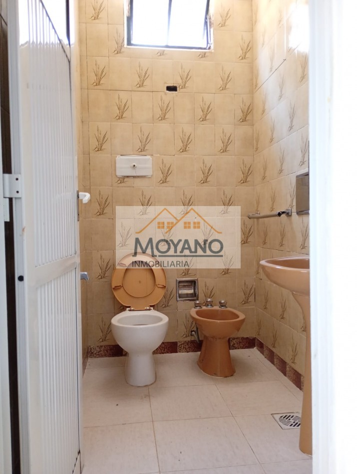 OPORTUNIDAD EN BARRIO MARIA SELVA - CASA CON LOCAL COMERCIAL EN EXCELENTE UBICACION 