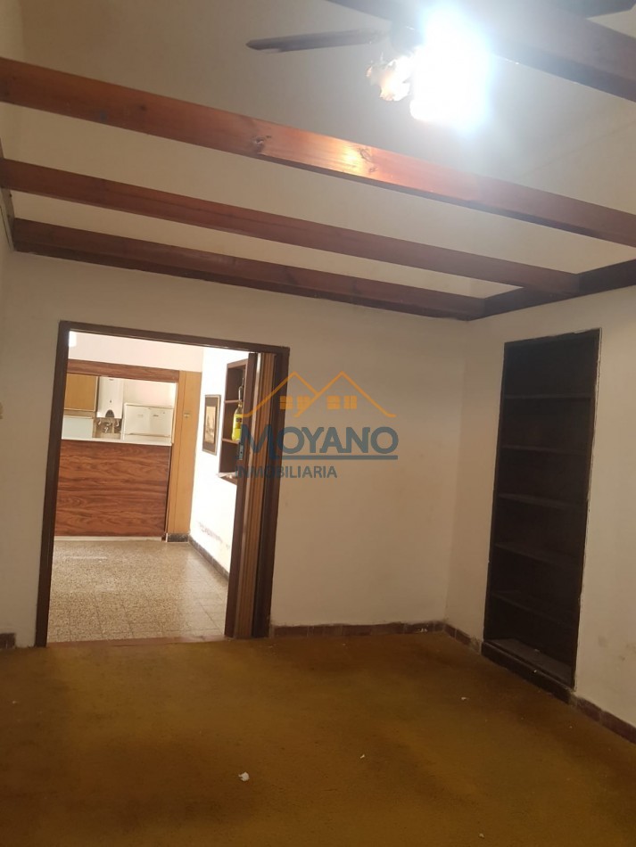 CASA EN VENTA CON LOCAL COMERCIAL AL FRENTE