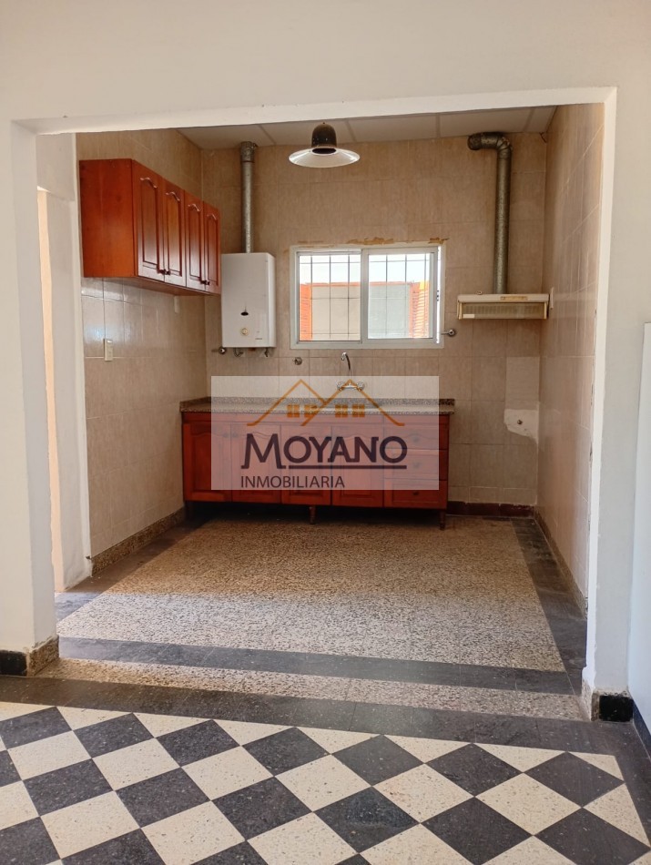 OPORTUNIDAD EN BARRIO MARIA SELVA - CASA CON LOCAL COMERCIAL EN EXCELENTE UBICACION 