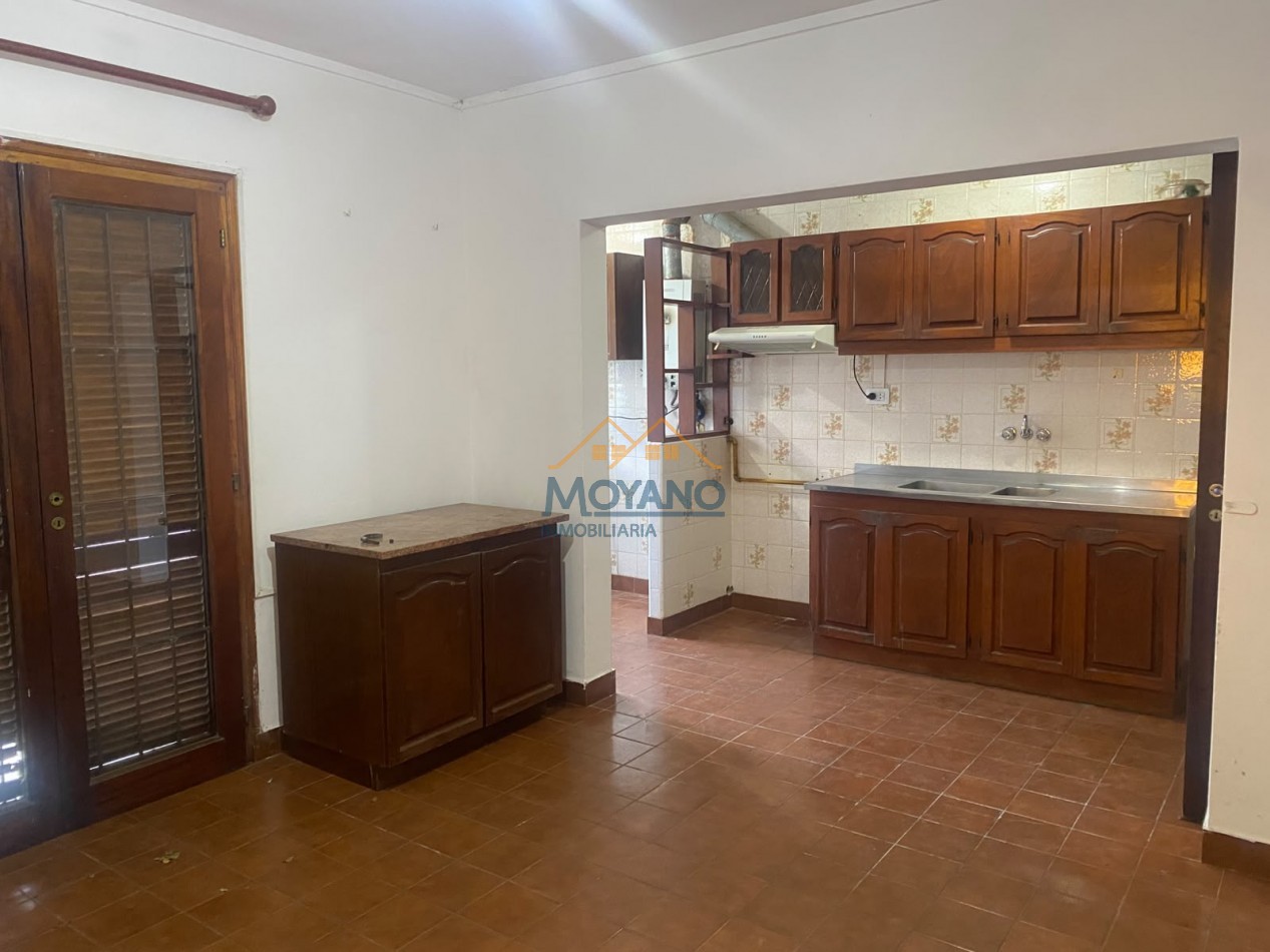 CASA DE 2 PLANTAS - ALQUILER