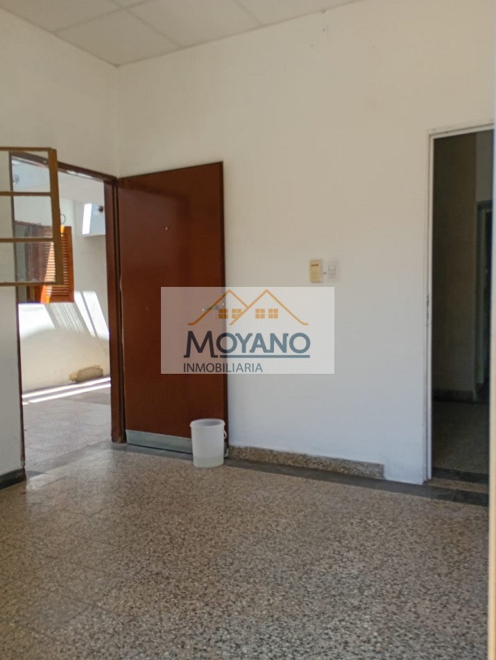 OPORTUNIDAD EN BARRIO MARIA SELVA - CASA CON LOCAL COMERCIAL EN EXCELENTE UBICACION 