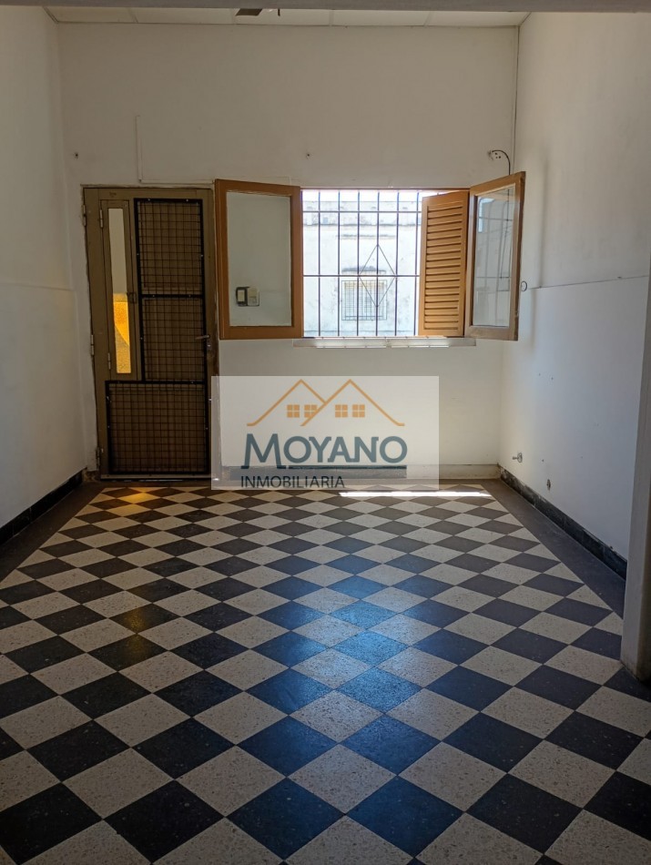 OPORTUNIDAD EN BARRIO MARIA SELVA - CASA CON LOCAL COMERCIAL EN EXCELENTE UBICACION 