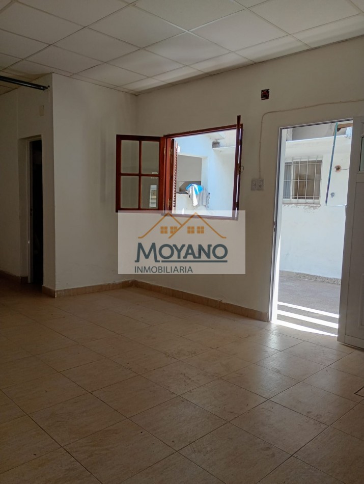 OPORTUNIDAD EN BARRIO MARIA SELVA - CASA CON LOCAL COMERCIAL EN EXCELENTE UBICACION 