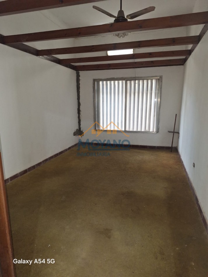 CASA EN VENTA CON LOCAL COMERCIAL AL FRENTE