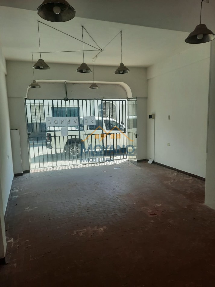 LOCAL EN VENTA - 25 de Mayo al 1700