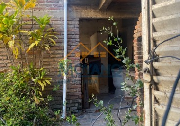 CASA A REMODELAR - EN VENTA